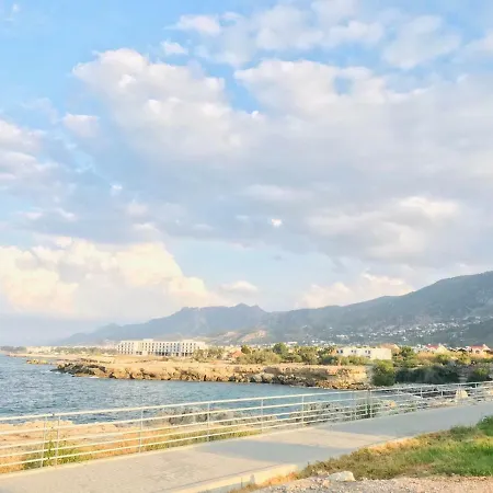 Girne De Denize Sifir Luxury 3 Odali Emarald Bay Appartement