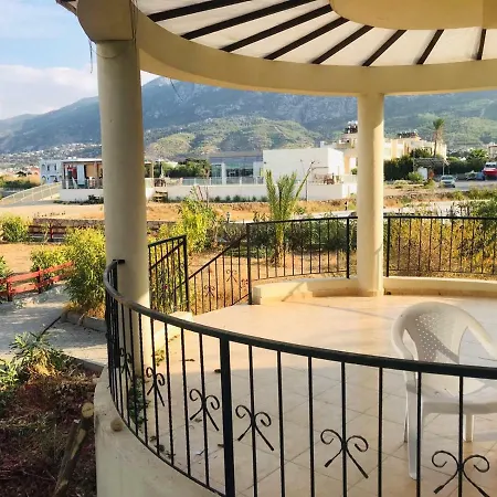 Girne De Denize Sifir Luxury 3 Odali Emarald Bay Appartement Vasilia