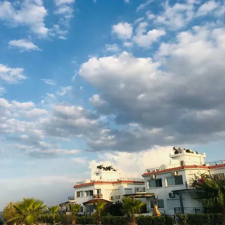 Girne De Denize Sifir Luxury 3 Odali Emarald Bay Apartment *