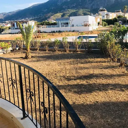 Girne De Denize Sifir Luxury 3 Odali Emarald Bay Apartamento