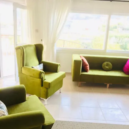 Girne De Denize Sifir Luxury 3 Odali Emarald Bay *