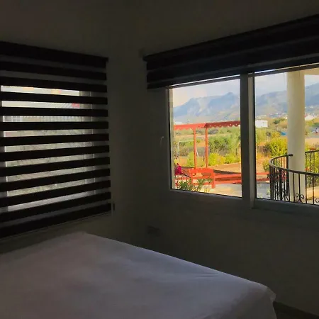 Girne De Denize Sifir Luxury 3 Odali Emarald Bay * Vasilia