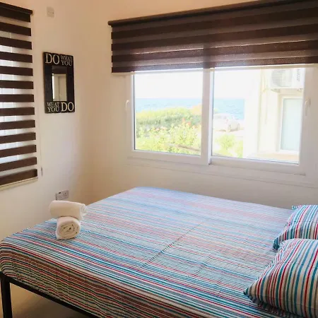 Girne De Denize Sifir Luxury 3 Odali Emarald Bay Apartment